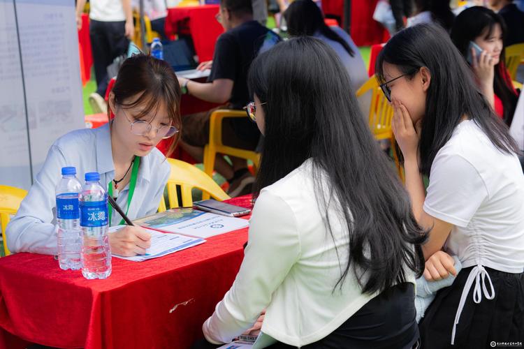 威海2025校园招聘会,时间地点定在哪?-图3 威海2025校园招聘会,时间地点定在哪?-图3